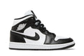 Tênis Air Jordan 1 Mid Panda Preto vista lateral