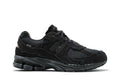 Tênis New Balance 2002R Protection Pack Phantom Cinza Camurça Mesh Preto vista lateral