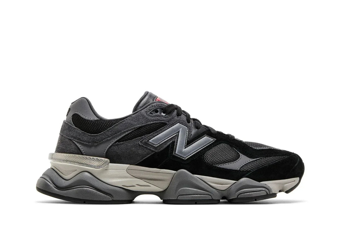 Tênis New Balance 9060 Black Castlerock Grey vista lateral