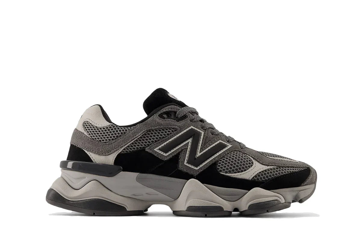 Tênis New Balance 9060 Black Castlerock Preto vista lateral