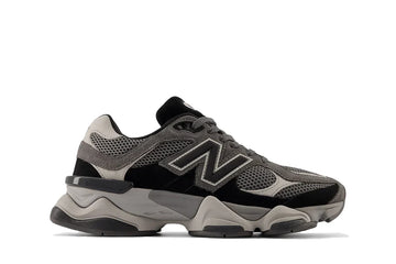 Tênis New Balance 9060 Black Castlerock Preto vista lateral