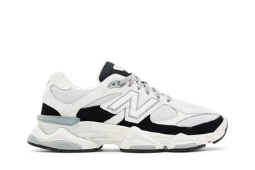 Tênis New Balance 9060 Reflection Black Suede Branco vista lateral