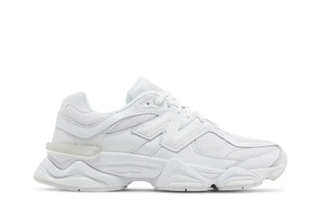 Tênis New Balance 9060 Triple White vista lateral