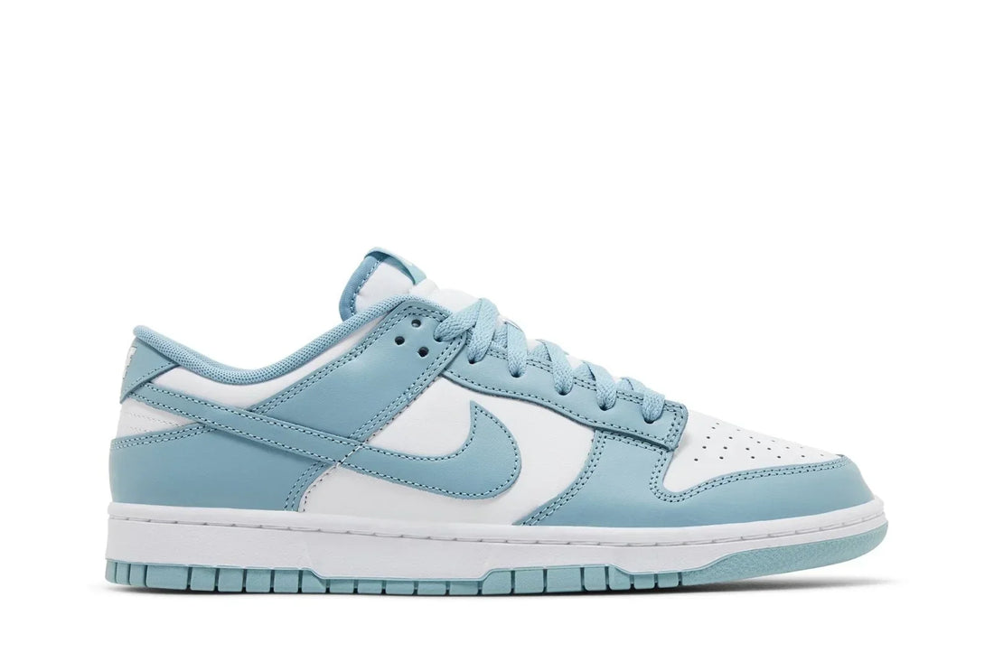 Tênis Nike Dunk Low Denim Turquoise Azul vista lateral