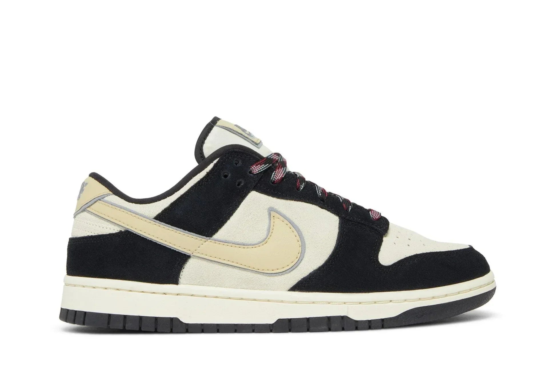 Tênis Nike Dunk Low LX Black Team Gold Preto vista lateral