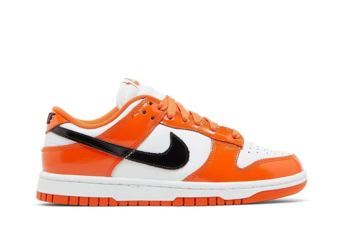 Tênis Nike Dunk Low Patent Halloween Laranja vista lateral