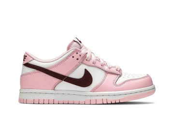 Tênis Nike Dunk Low Pink Red White Rosa vista lateral