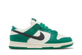 Tênis Nike Dunk Low SE Lottery Verde vista lateral