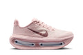 Tênis Nike Vomero Premium Particle Rose Burgundy Rosa vista lateral
