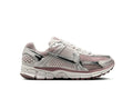 Tênis Nike Zoom Vomero 5 Metallic Silver Platinum Violet Prateado/Violeta vista lateral