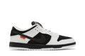 Tênis TIGHTBOOTH x Nike SB Dunk Low Pro Black White Preto vista lateral