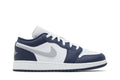 Tênis Air Jordan 1 Low Midnight Navy Wolf Grey Azul Marinho vista superior