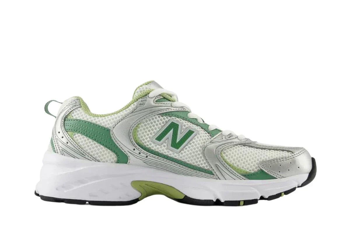 Tênis New Balance 530 White Green Matcha Verde vista lateral