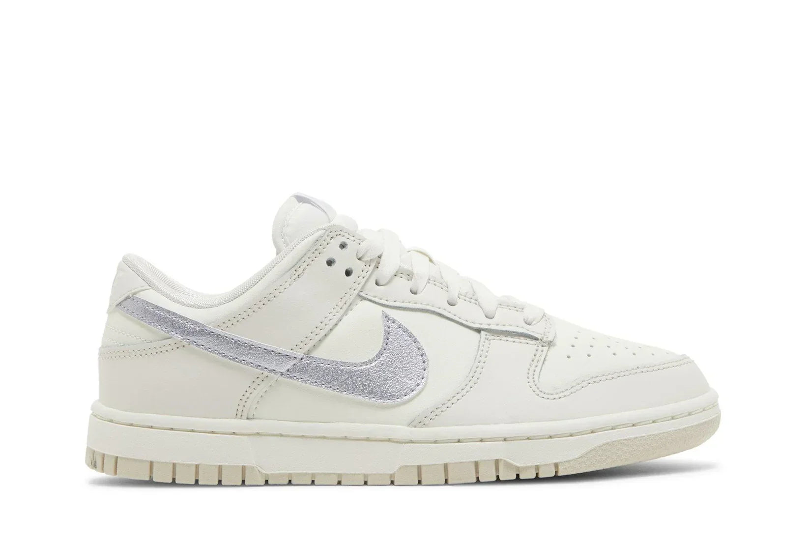Tênis Nike Dunk Low Oxygen Purple Branco vista superior