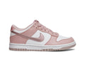 Tênis Nike Dunk Low Pink Velvet Rosa vista lateral